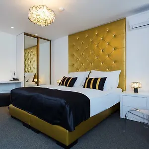 Alojamento de Acomodação e Pequeno-almoço B Gold Luxury Split
